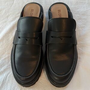 Blondo Black Leather Loafer/Clogs, Size 8